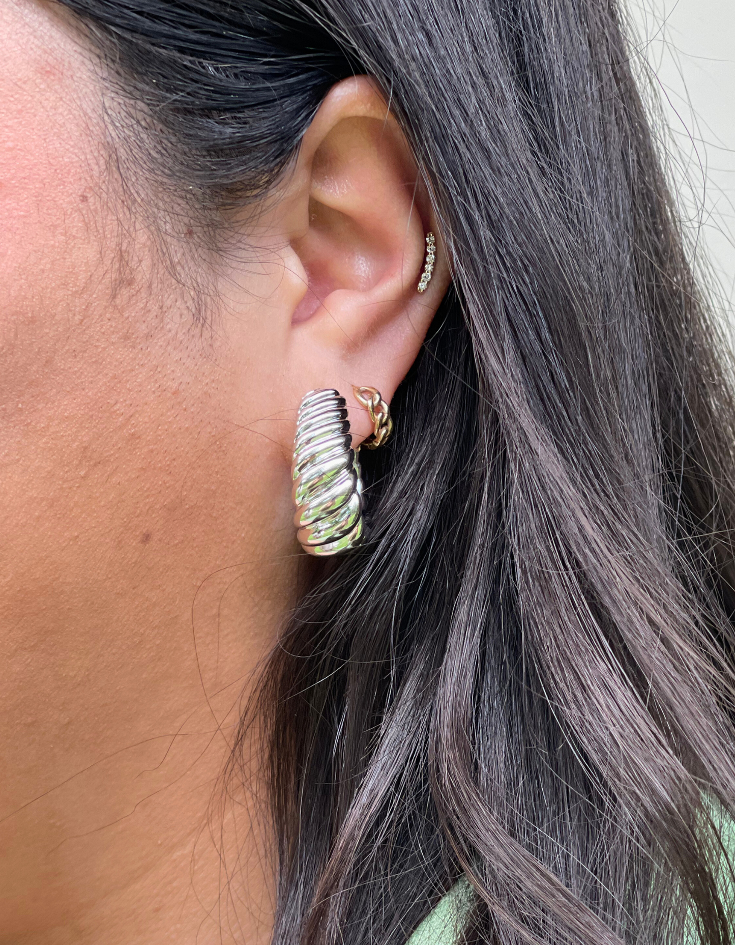 14K White Gold Ribbed Hoop Earrings
