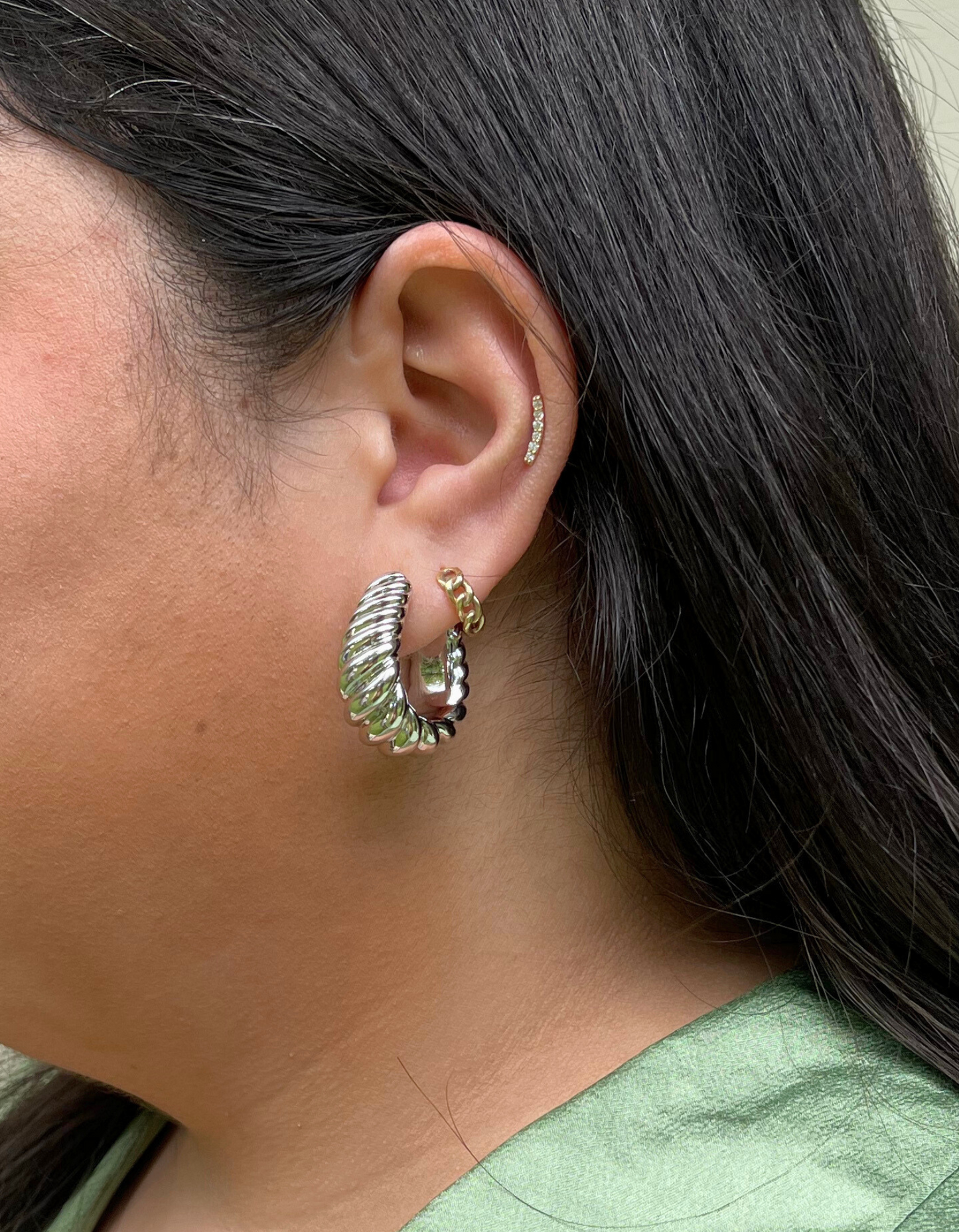 14K White Gold Ribbed Hoop Earrings