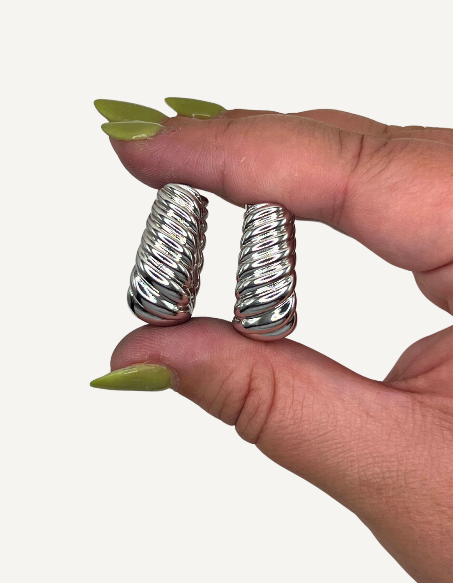 14K White Gold Ribbed Hoop Earrings